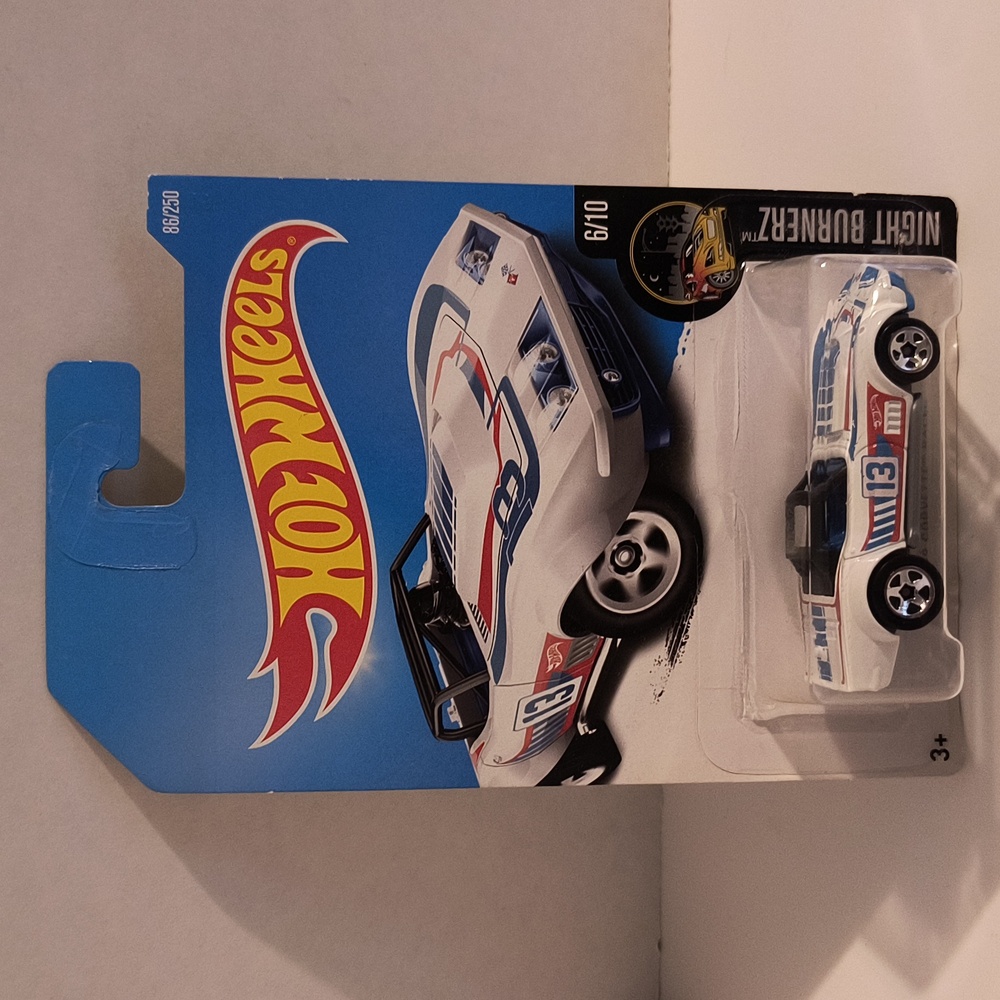 B21 hot wheels 69 corvette racer  with shipping protector